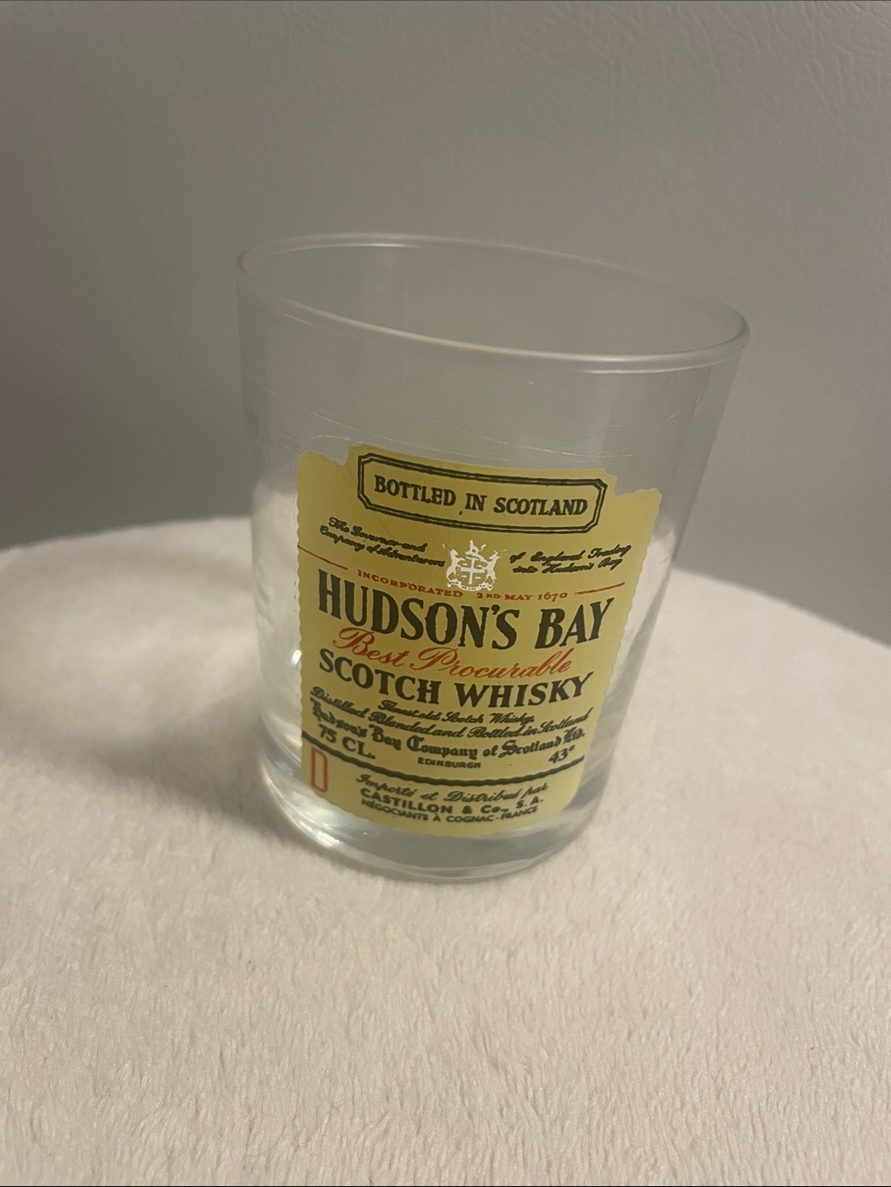 Hudson's Bay Yellow Label Scotch Whisky Glass
